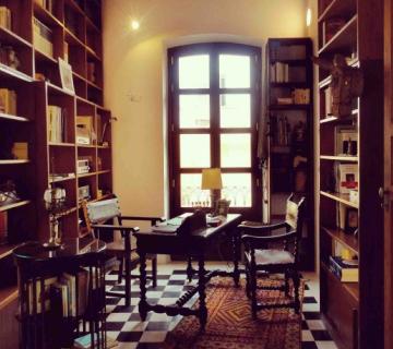 Casa del poeta José Ángel Valiente