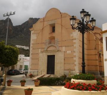 IGLESIA PARROQUIAL DE LUCAINENA DE LAS TORRES