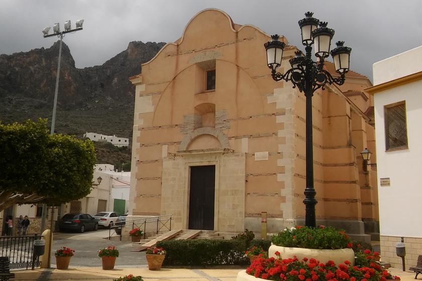 IGLESIA PARROQUIAL DE LUCAINENA DE LAS TORRES
