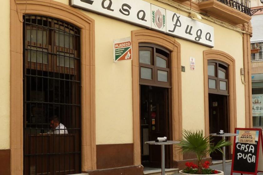 fachada casa puga